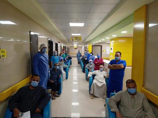 صورة متعافيين كورونا داخل مستشفى العزل بإسنا